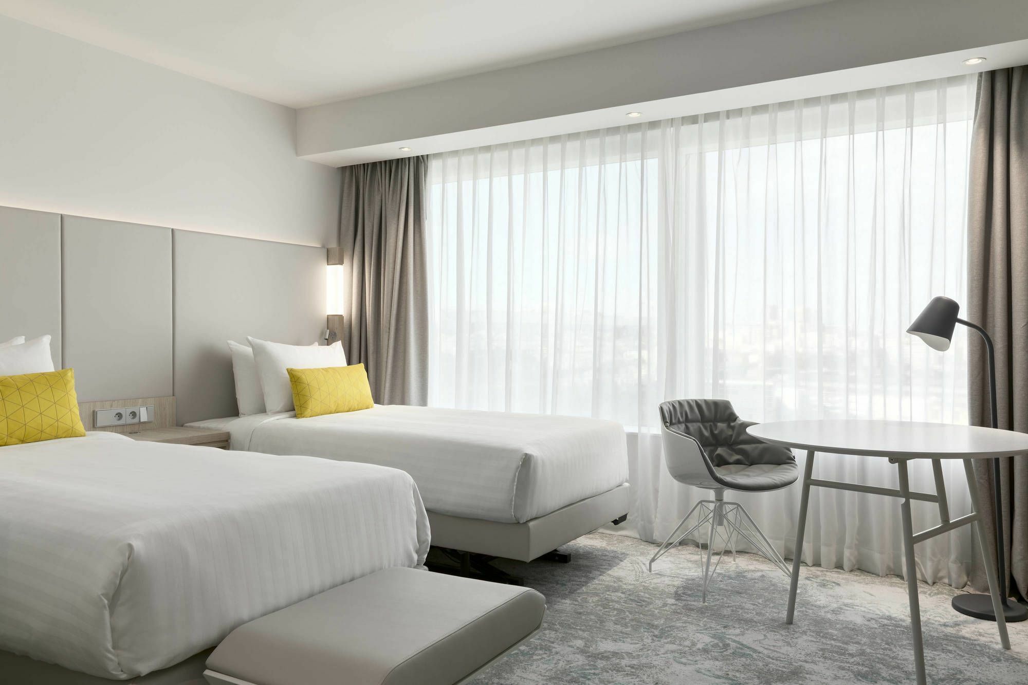 Отель Courtyard By Marriott Paris Gare De Lyon Экстерьер фото